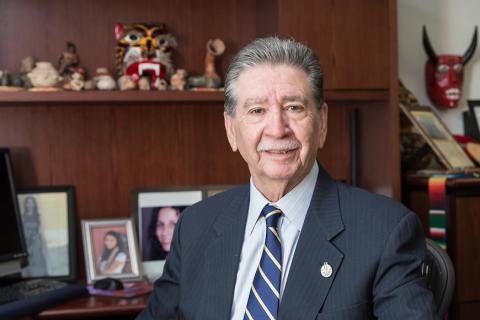 Carlos Velez-Ibañez
